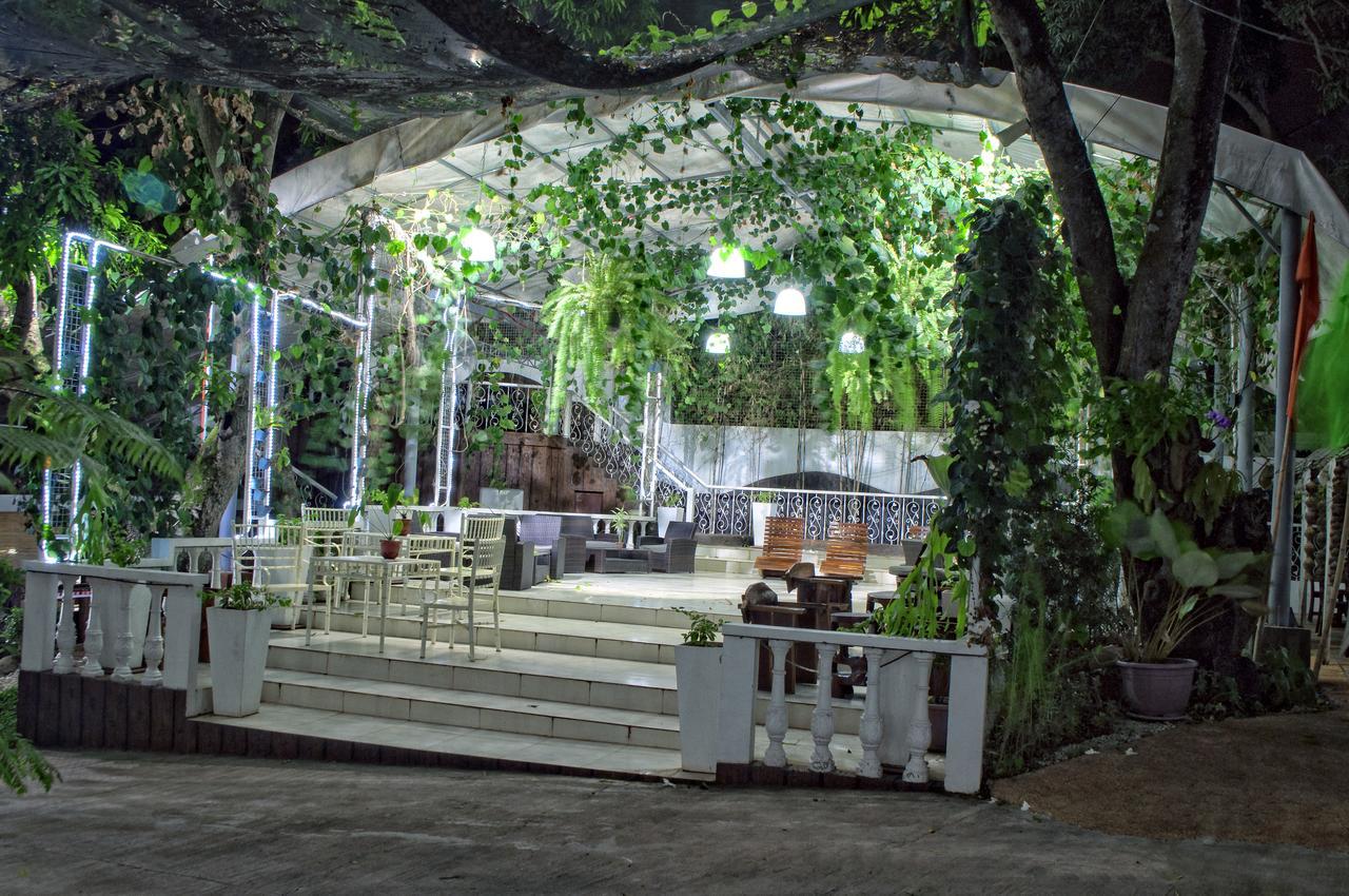 Luljetta'S Place Garden Suites 安蒂波洛 外观 照片