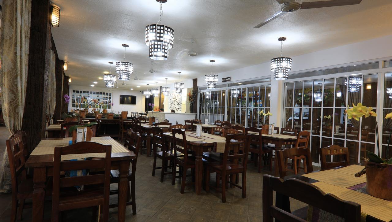 Luljetta'S Place Garden Suites 安蒂波洛 外观 照片