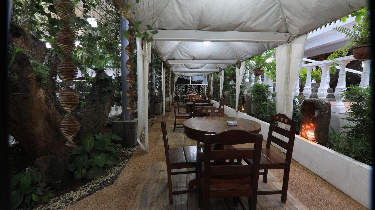 Luljetta'S Place Garden Suites 安蒂波洛 外观 照片